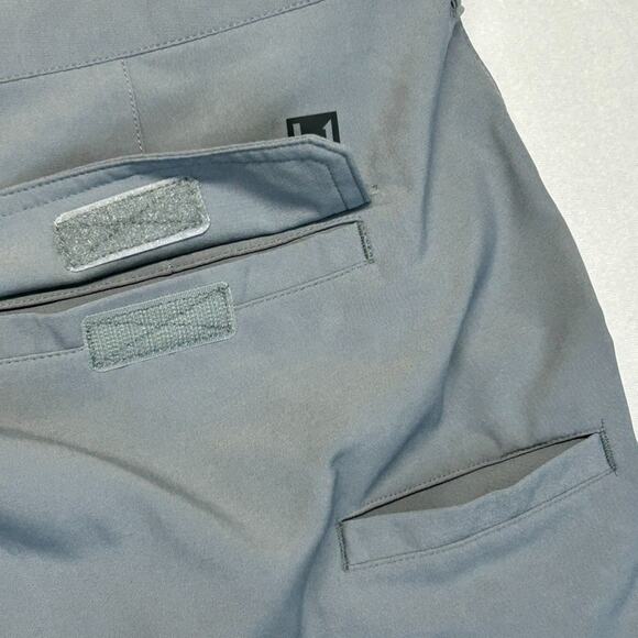 Huk Pursuit 8.5" Chino Shorts Mens XL 40x8.5 Gray Elastic Waist Fishing Camping - Picture 9 of 13